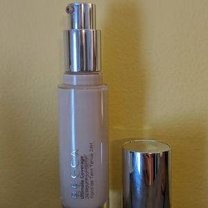 BECCA
Ultimate Coverage 24 Hour Foundation